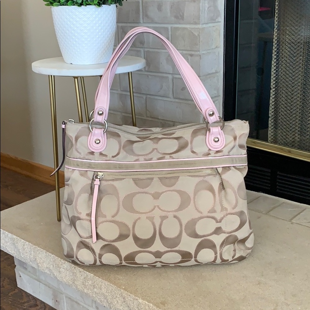 COACH 💗💗  Classic Tan and  soft pink💗💗